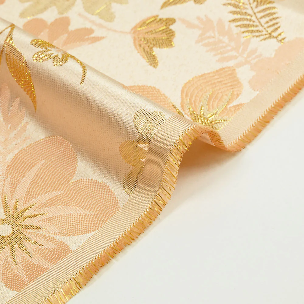 Brocart lamé éclat de fleurs doré et rose blush - Image 6