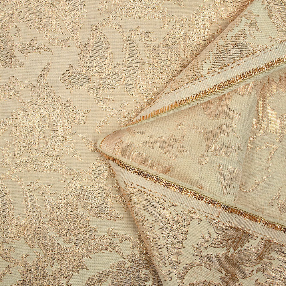 Brocart lamé rose rococo fond blush - Image 4