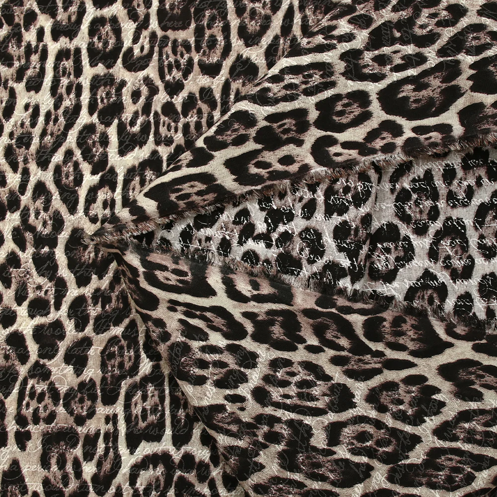 Coton imprimé écriture sauvage léopard - Image 6