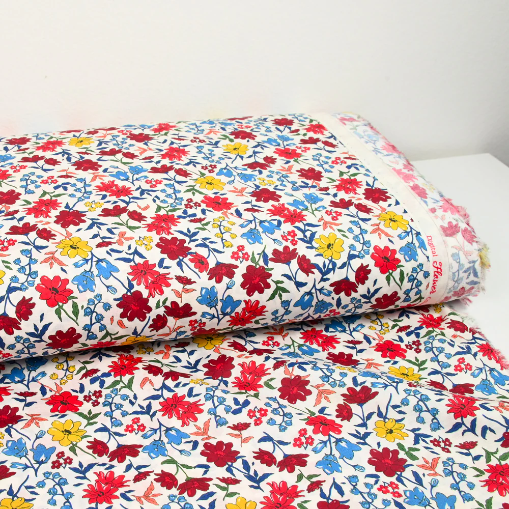 Coton imprimé Vittoria fleurs rouge et jaune vintage fond blanc cassé au mètre - Image 2