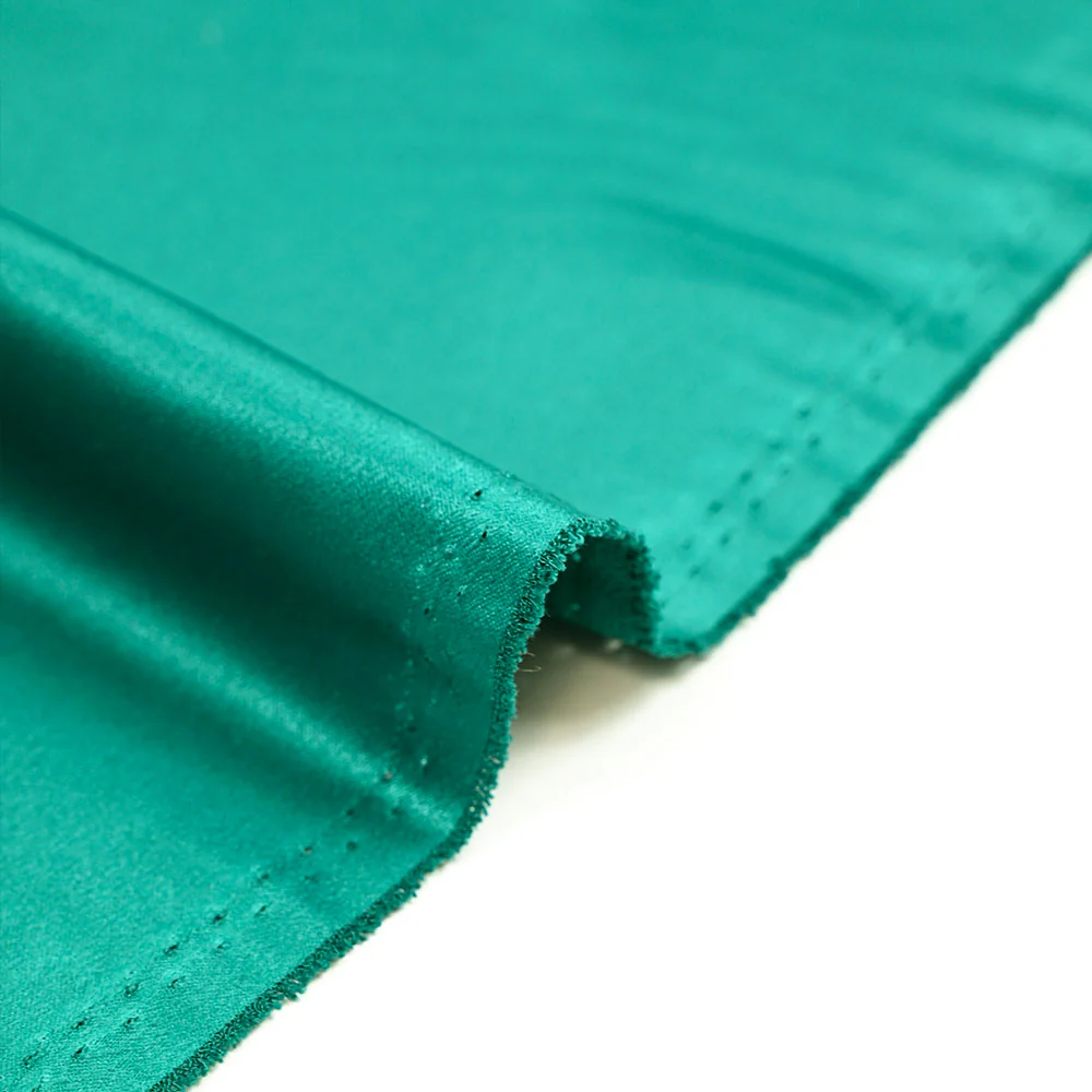 Crêpe de polyester satiné vert émeraude - Image 4