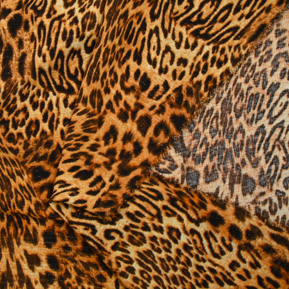 Crêpe polyester léopard marron - Image 4