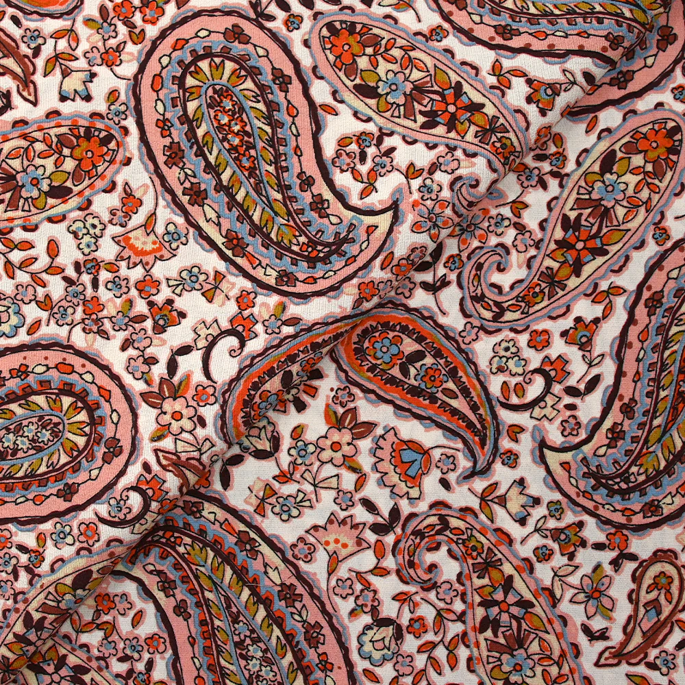 Crêpe viscose imprimé cachemire vieux rose et marron fond écru - Image 4