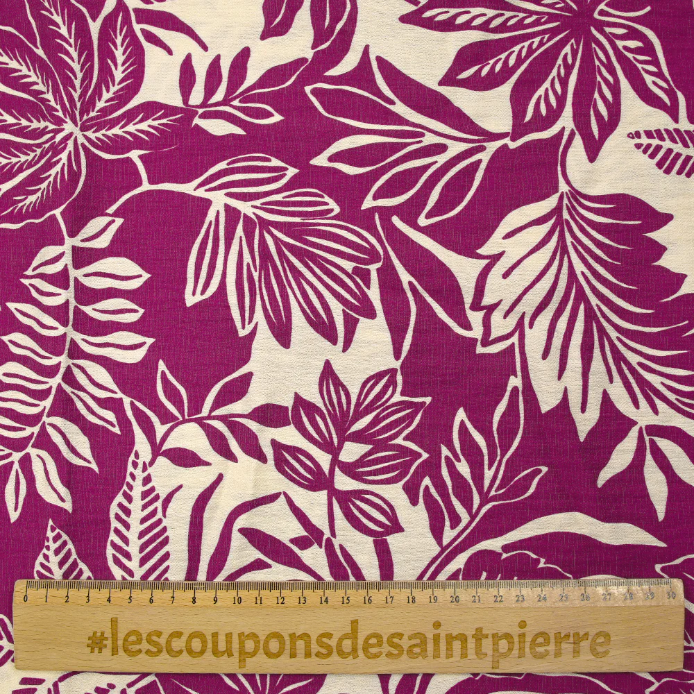 Crêpe viscose imprimé feuillage fond orchidée - Image 3