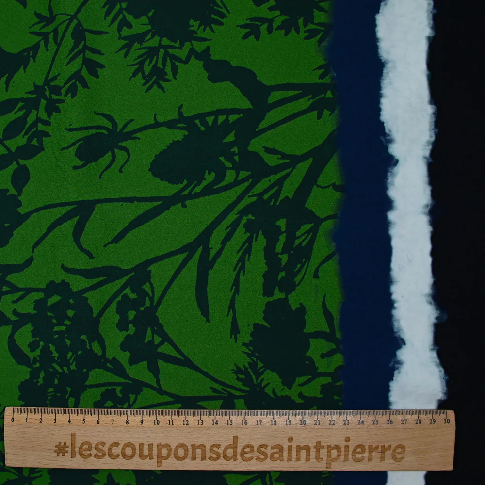 CrĂȘpe viscose imprimĂ© herbe haute fond vert - Image 4