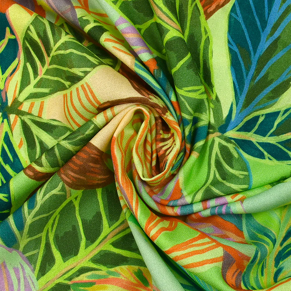 Crêpe viscose imprimé jungle en dessin vert - Image 2