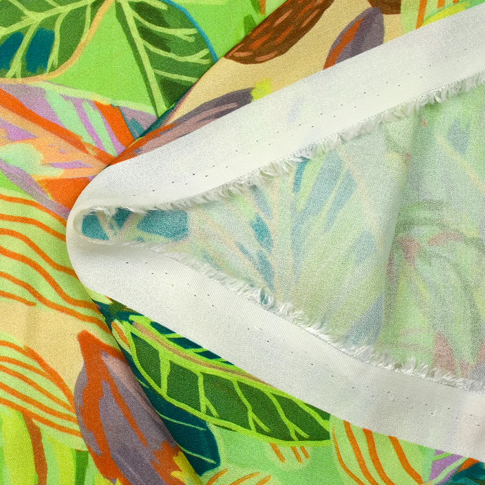 Crêpe viscose imprimé jungle en dessin vert - Image 5
