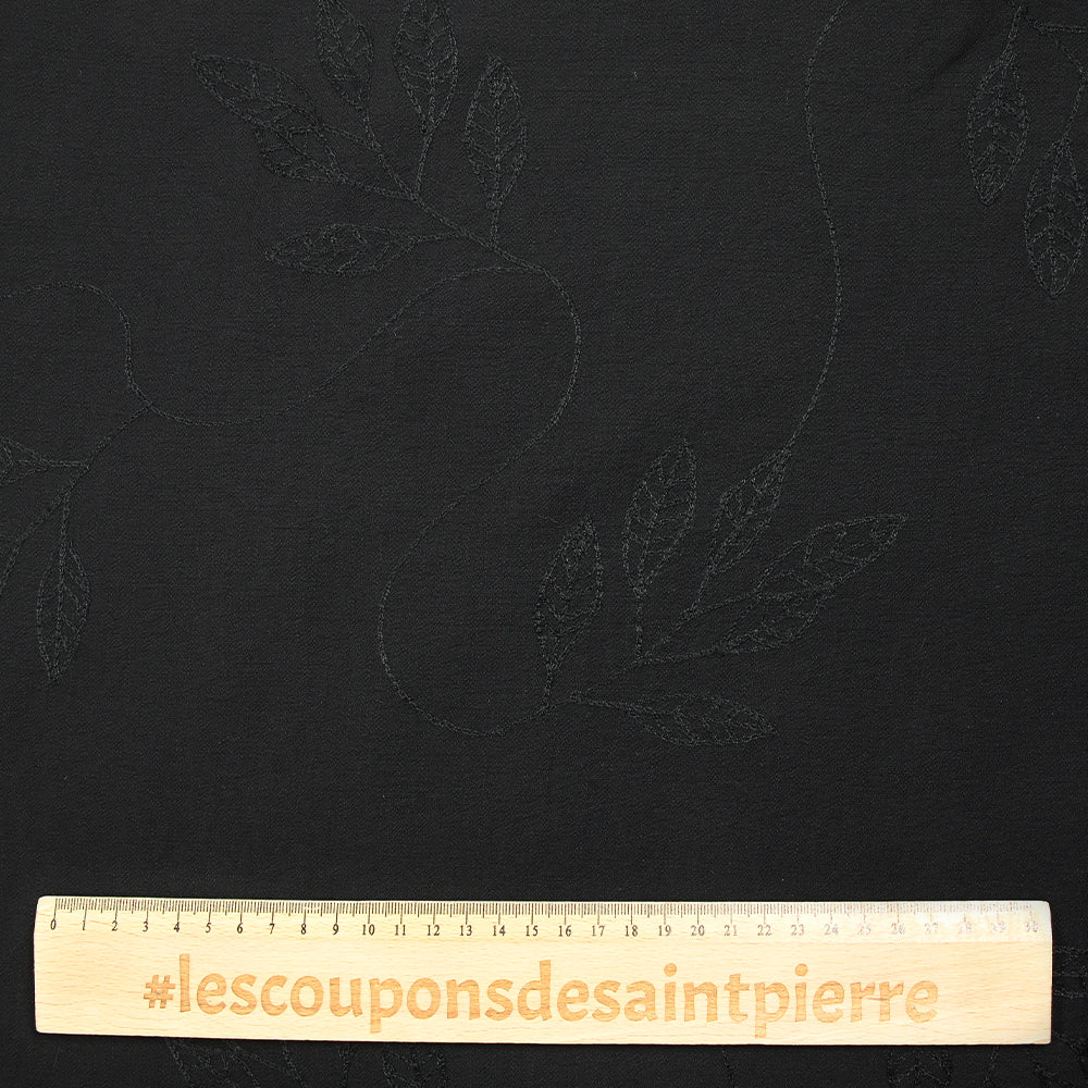 CrĂȘpe viscose Lily brodĂ© feuillage noir - Image 3