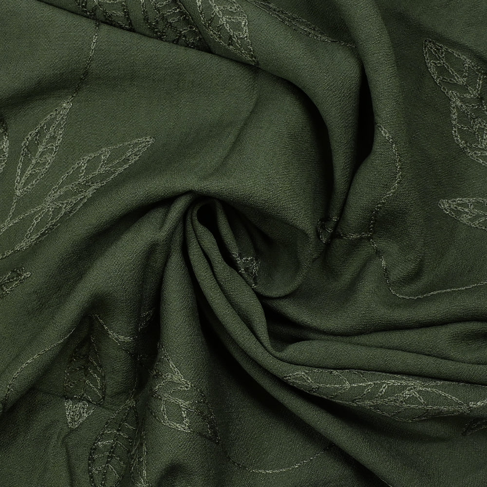 Crêpe viscose Lily brodé feuillage vert de chasse - Image 2