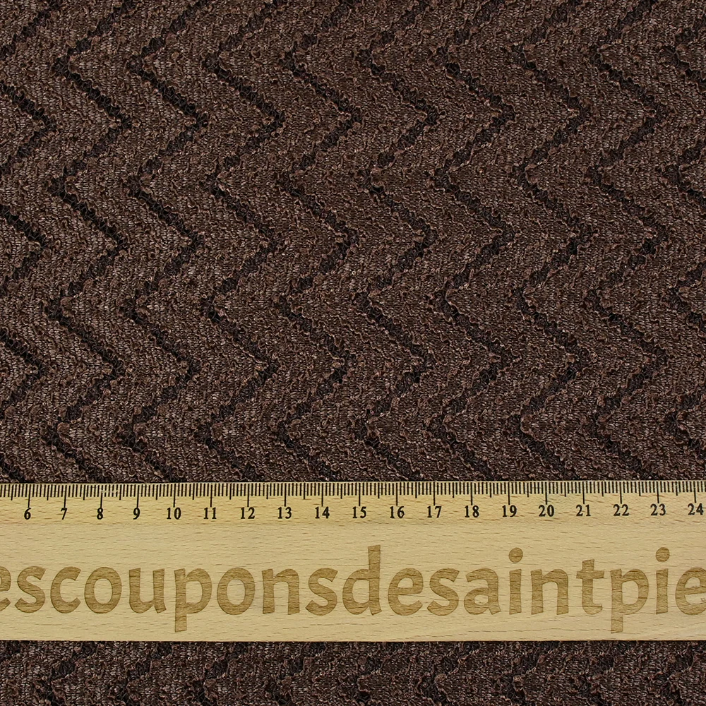Dentelle polyester chevron marron fond marron - Image 3