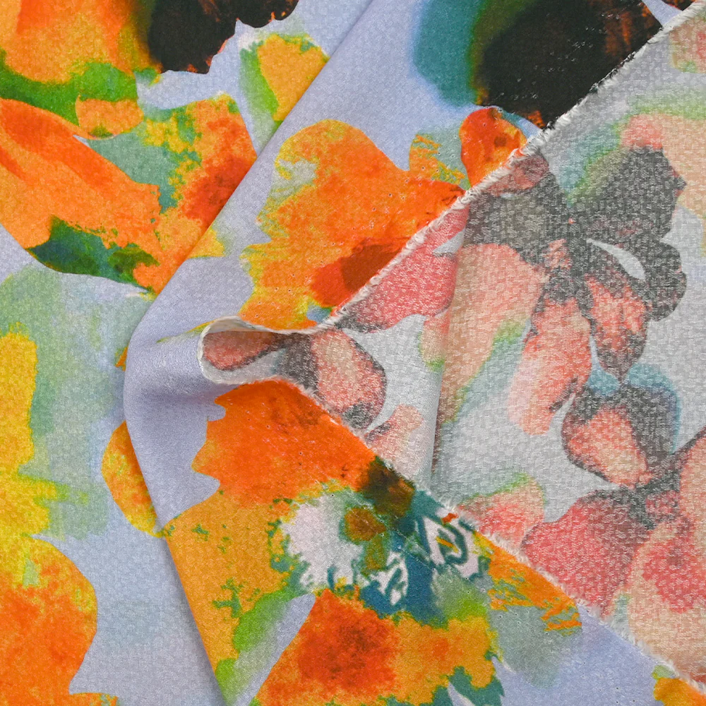 Jacquard de viscose satiné imprimé grandes fleurs fond ciel - Image 5