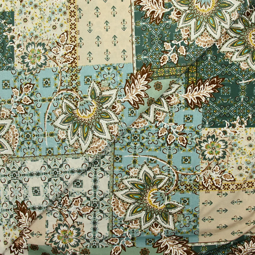 Jersey de polyester floqué et imprimé patchwork vert - Image 4