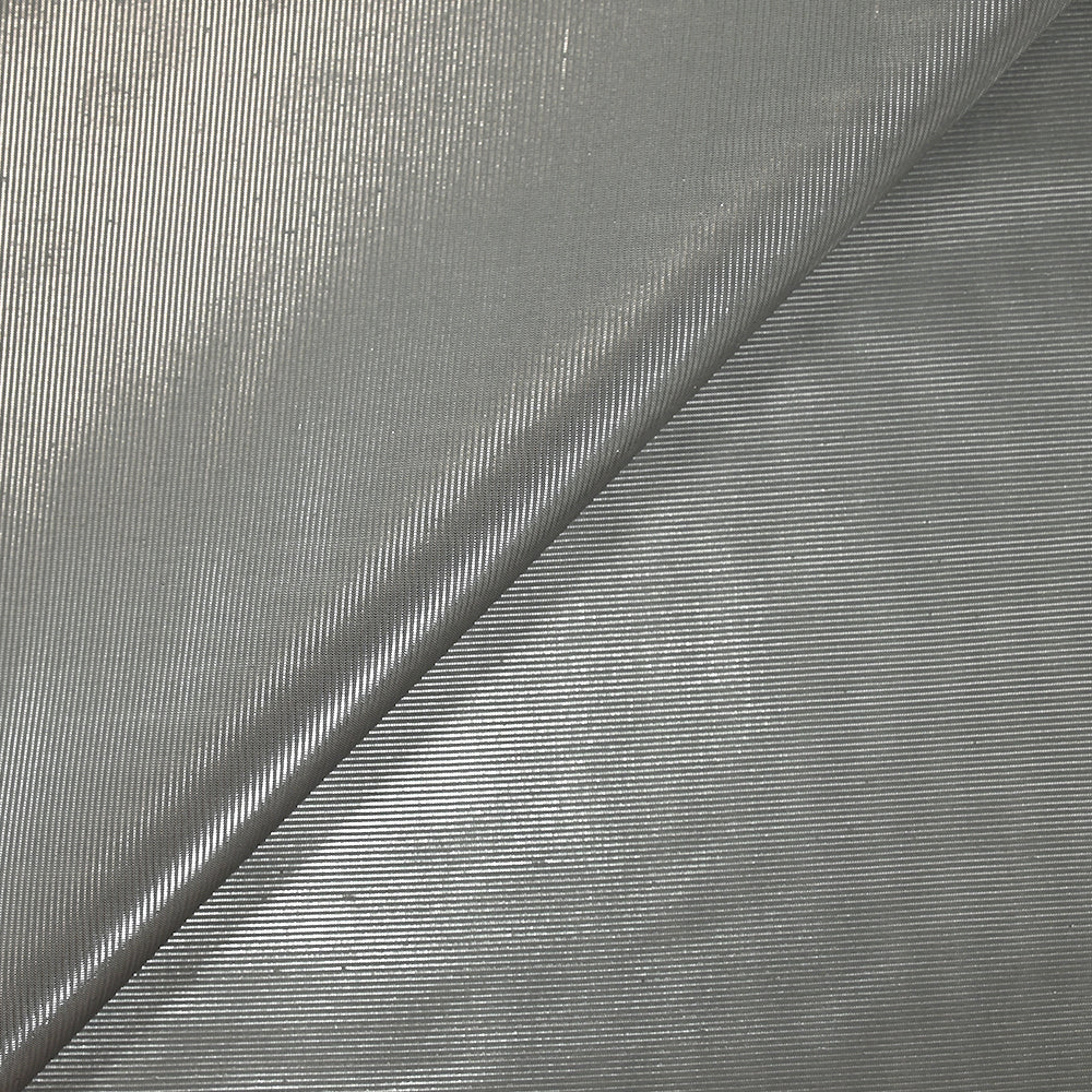 Lamé de polyester rayé argent fond gris