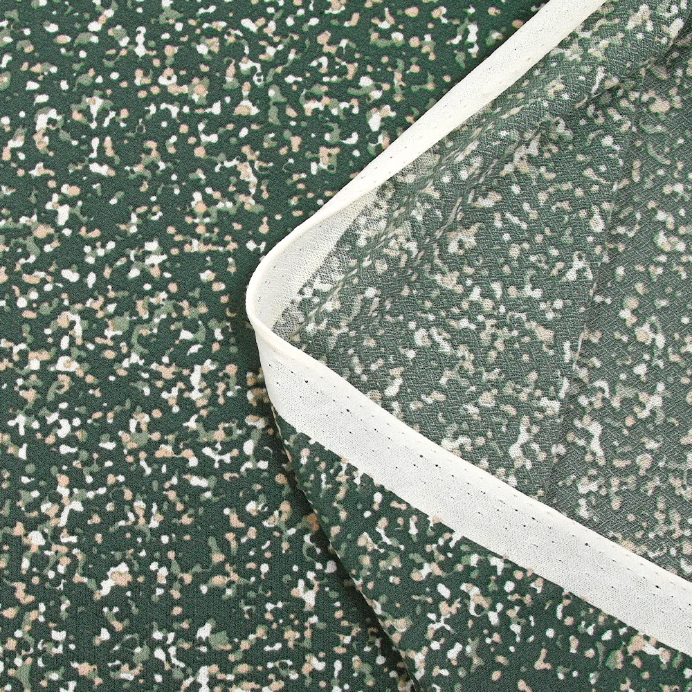 Maille crêpe imprimée granite fond vert foncé - Image 5