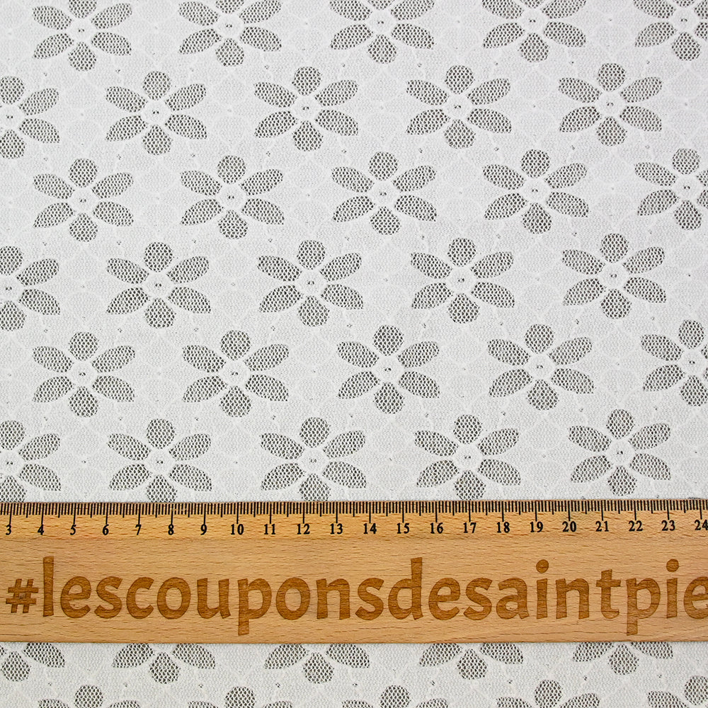 Maille dentelle Rebecca fond blanc - Image 3