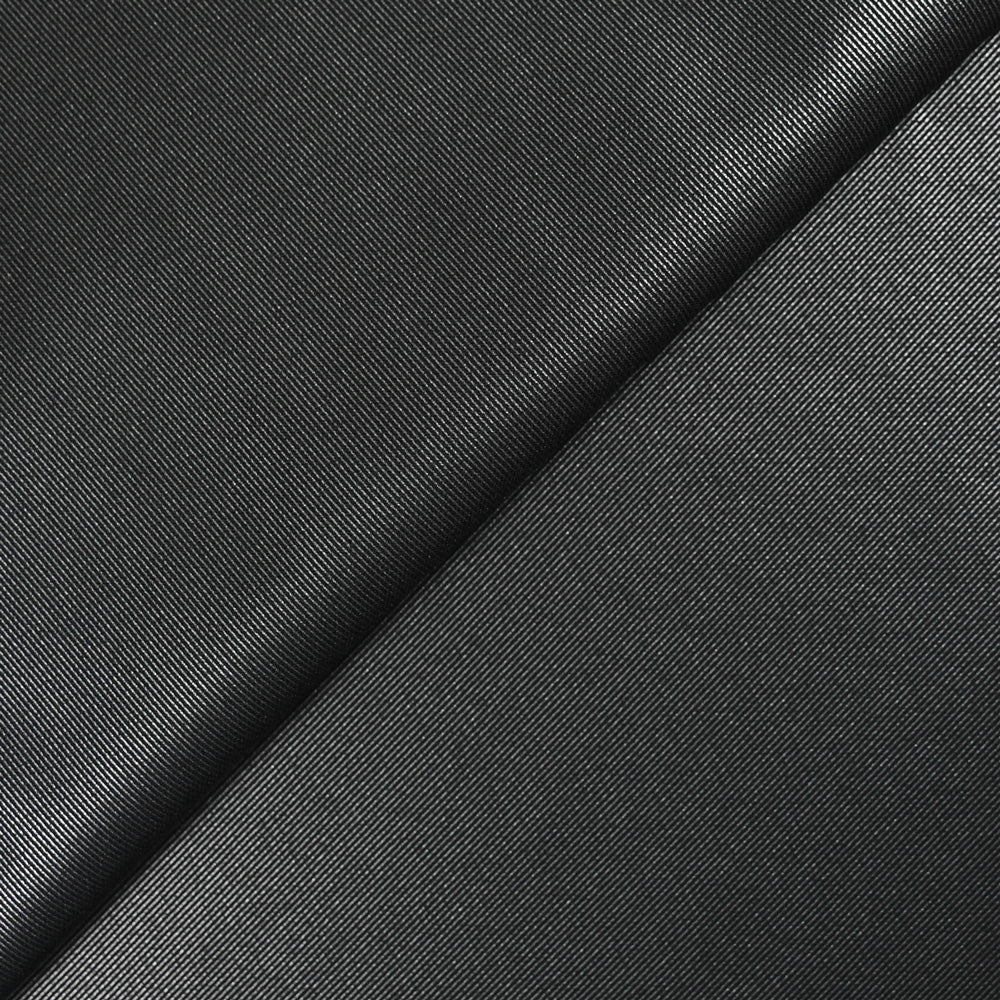 Maille Milano polyester enduite argent fond noir