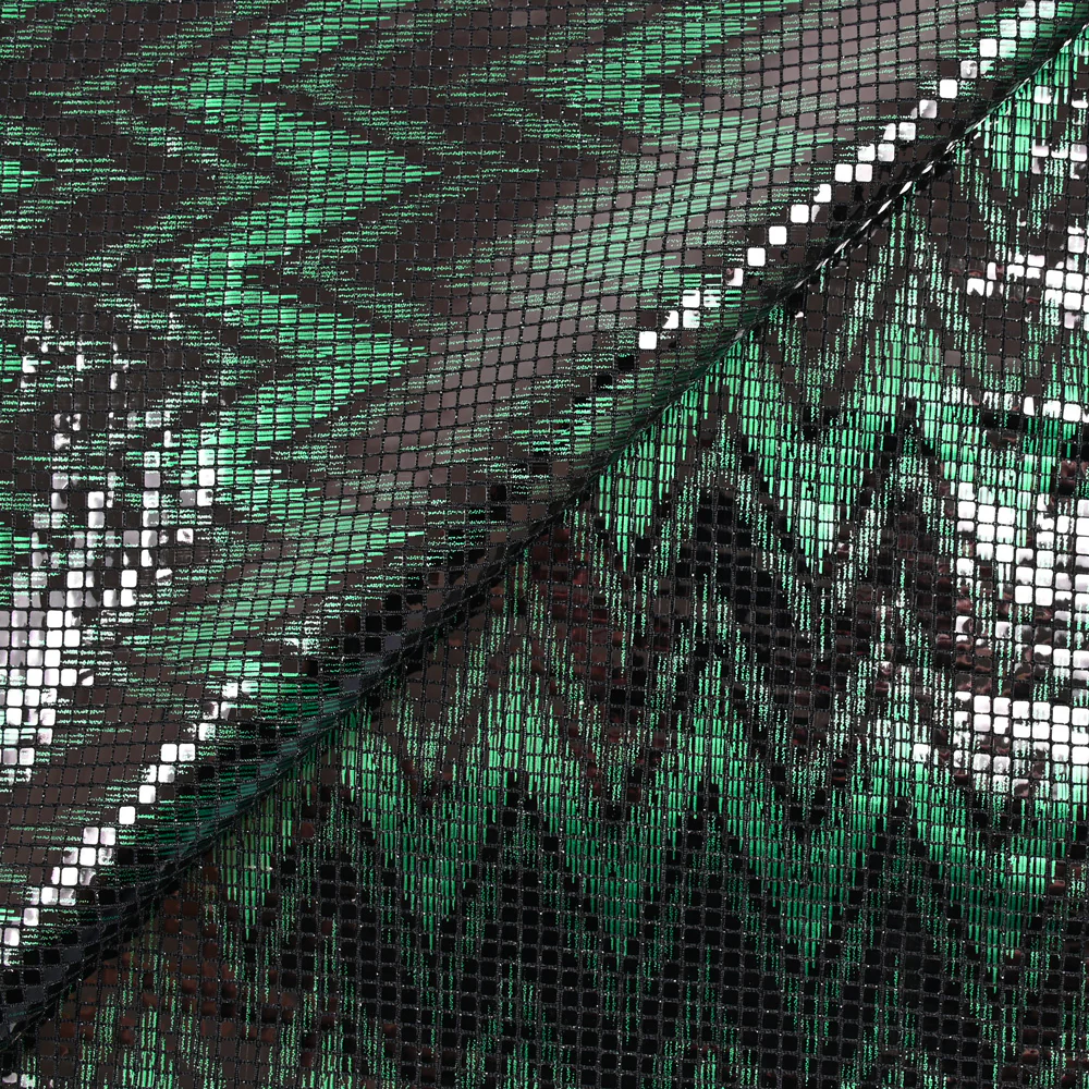Maille polyester effet boule Ă facettes chevron vert et noir