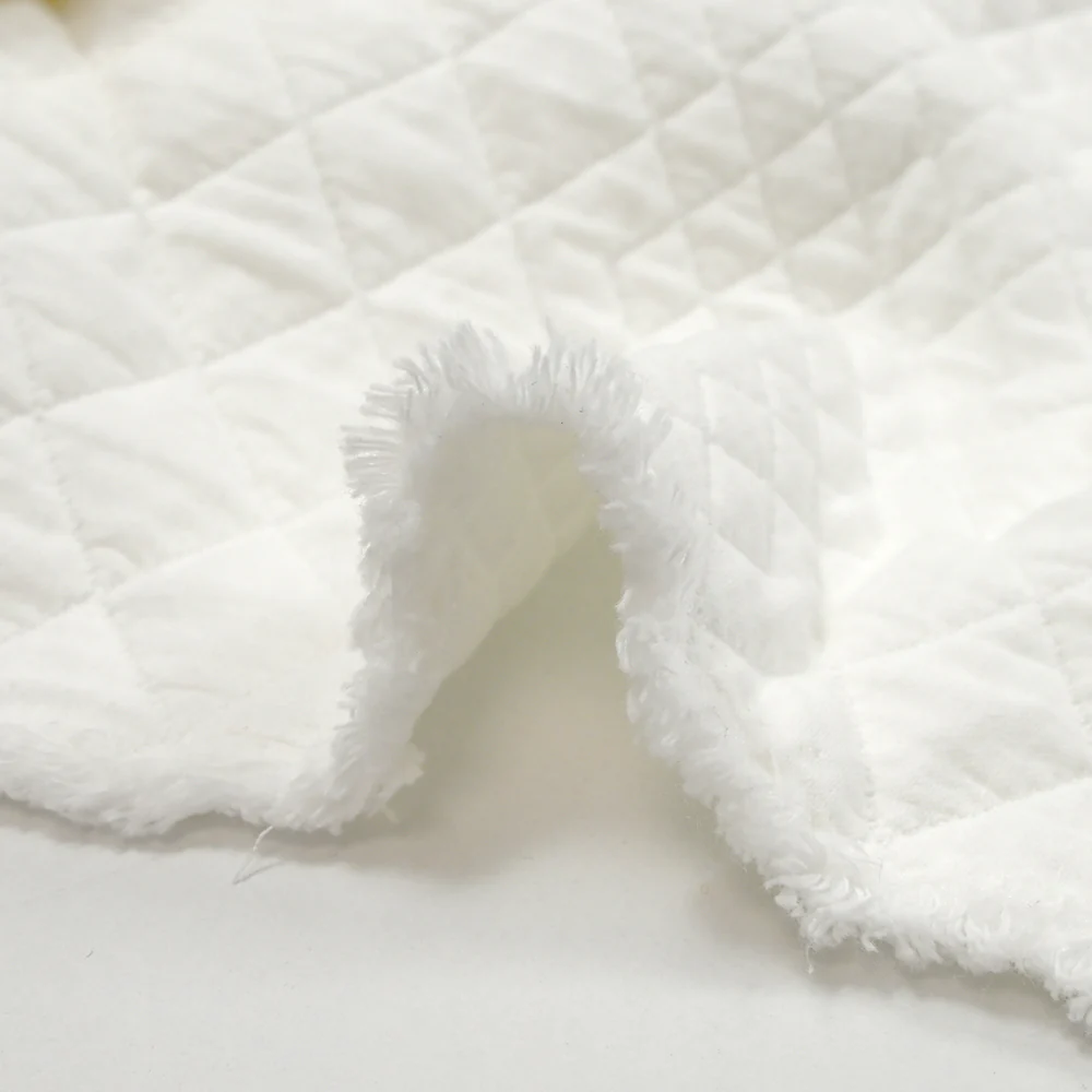 Matelassé variation de losanges blanc cassé - Image 7