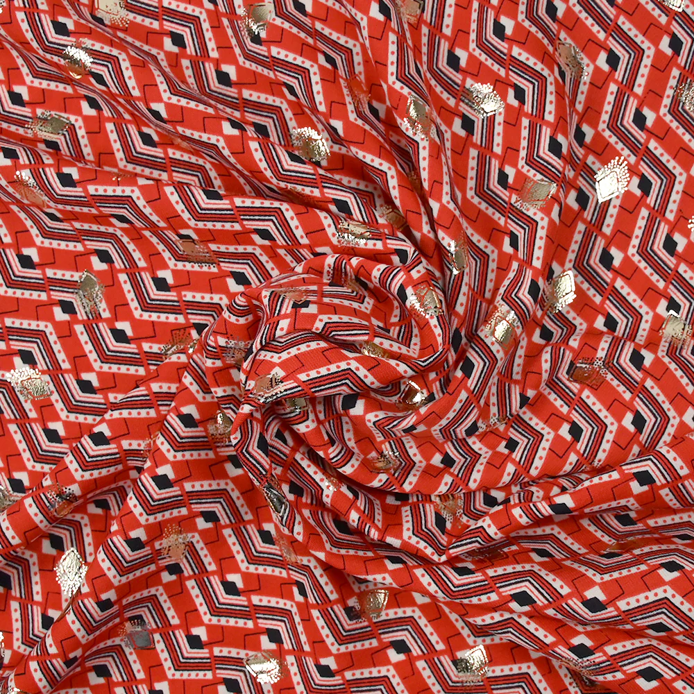 Microfibre imprimée polyester doré escalade fond rouge - Image 2