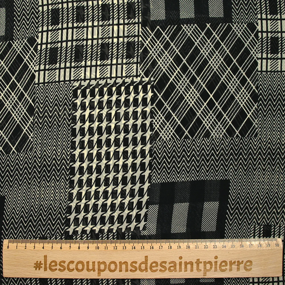 Mousseline imprimée motif en mosaïque noir et écru - Image 3