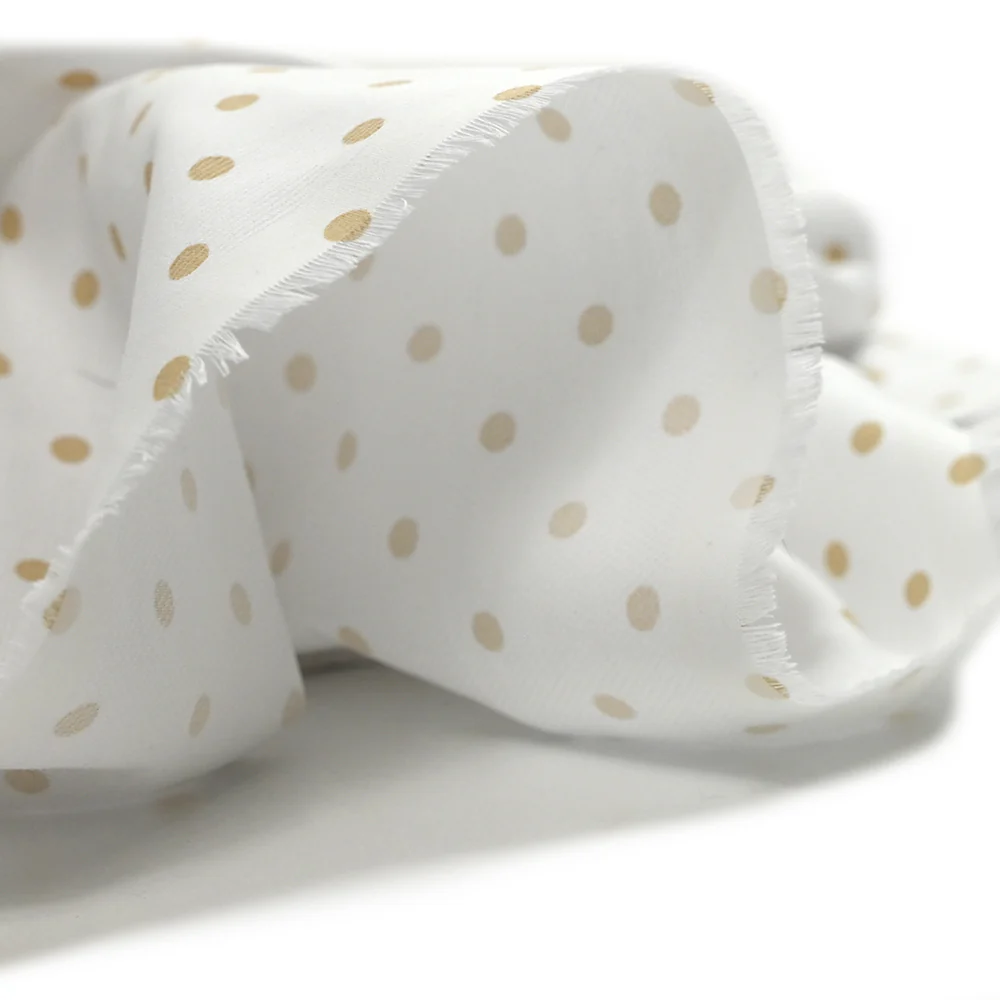 Piqué de coton imprimé pois beige fond blanc - Image 5