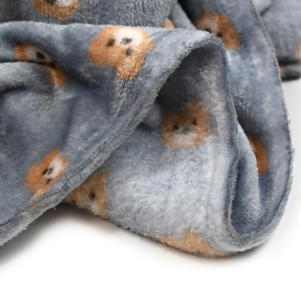 Polaire doudou imprimée têtes d'oursons fond gris bleuté - Image 6