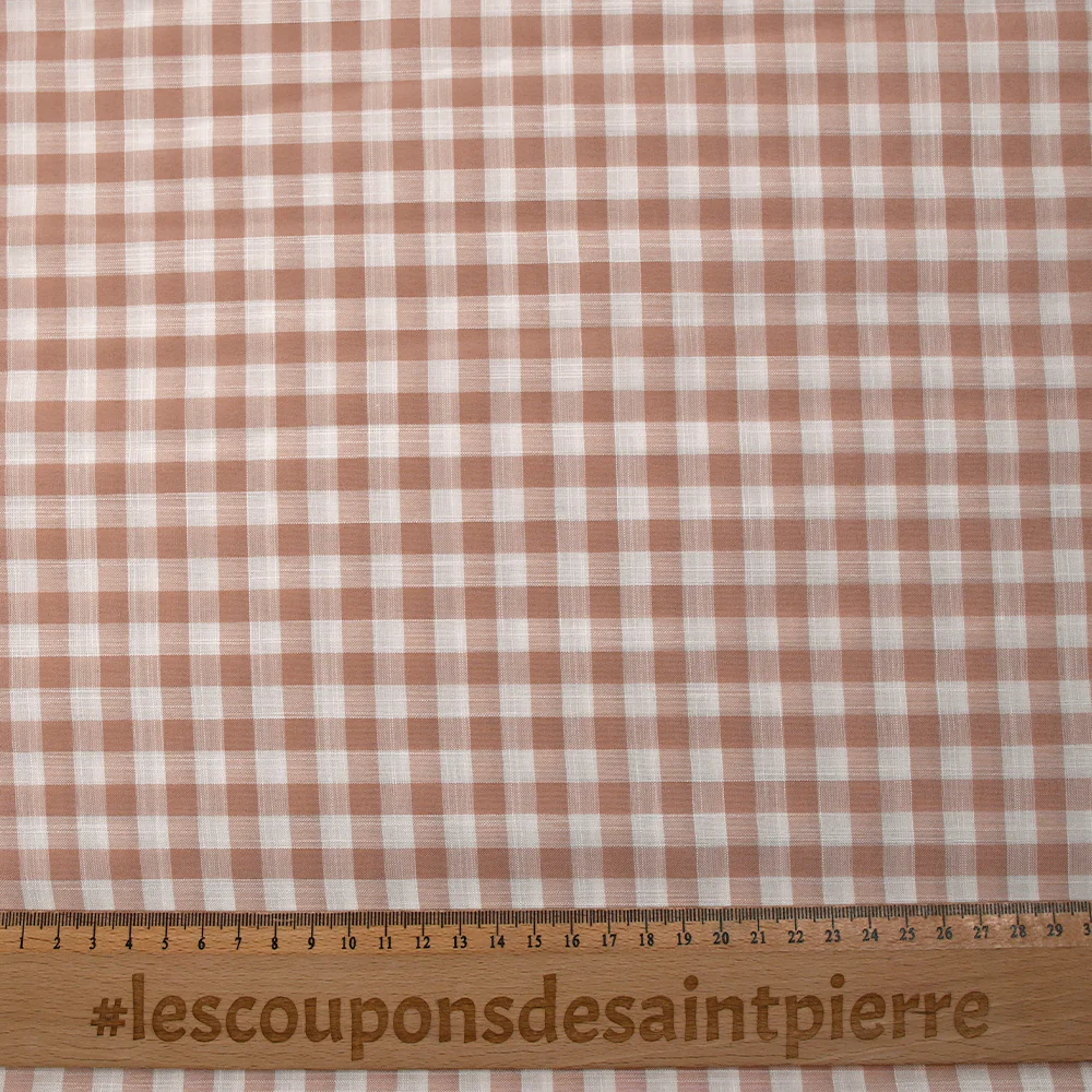 Polycoton tissé-teint aspect lin vichy beige rosé et blanc - Image 3