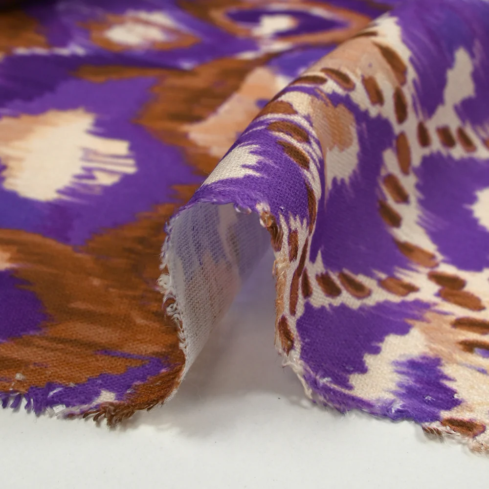 Polyester tissé imprimé ikat de brume violet - Image 7