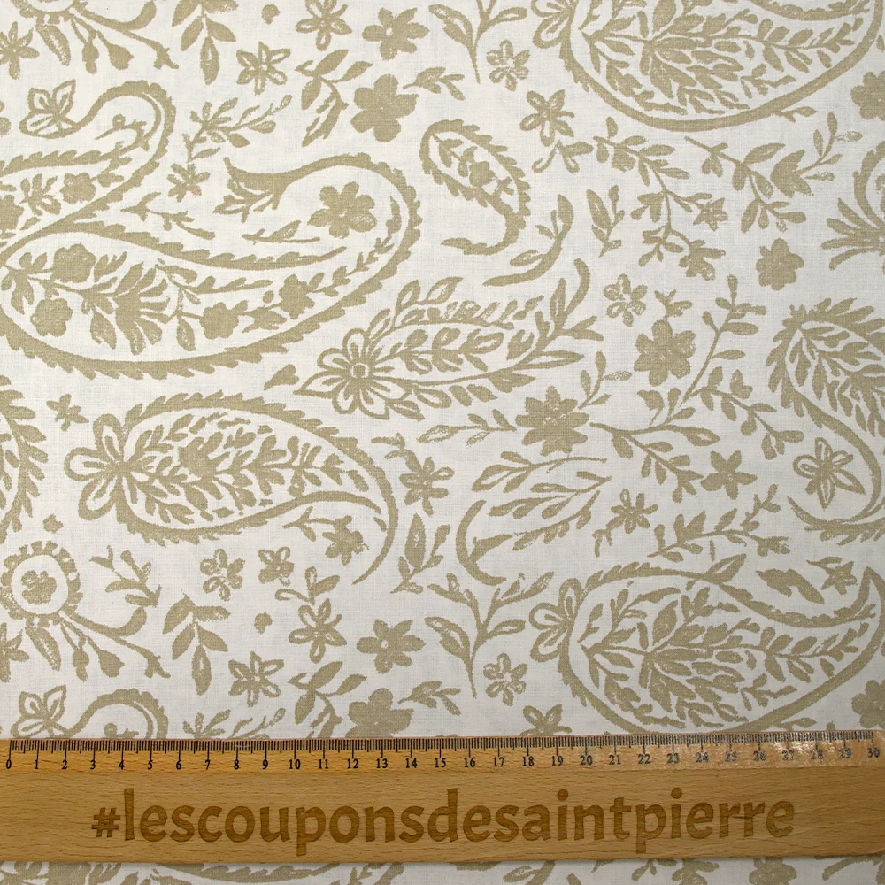 Popeline de coton imprimée cachemire beige fond blanc cassé - Image 3