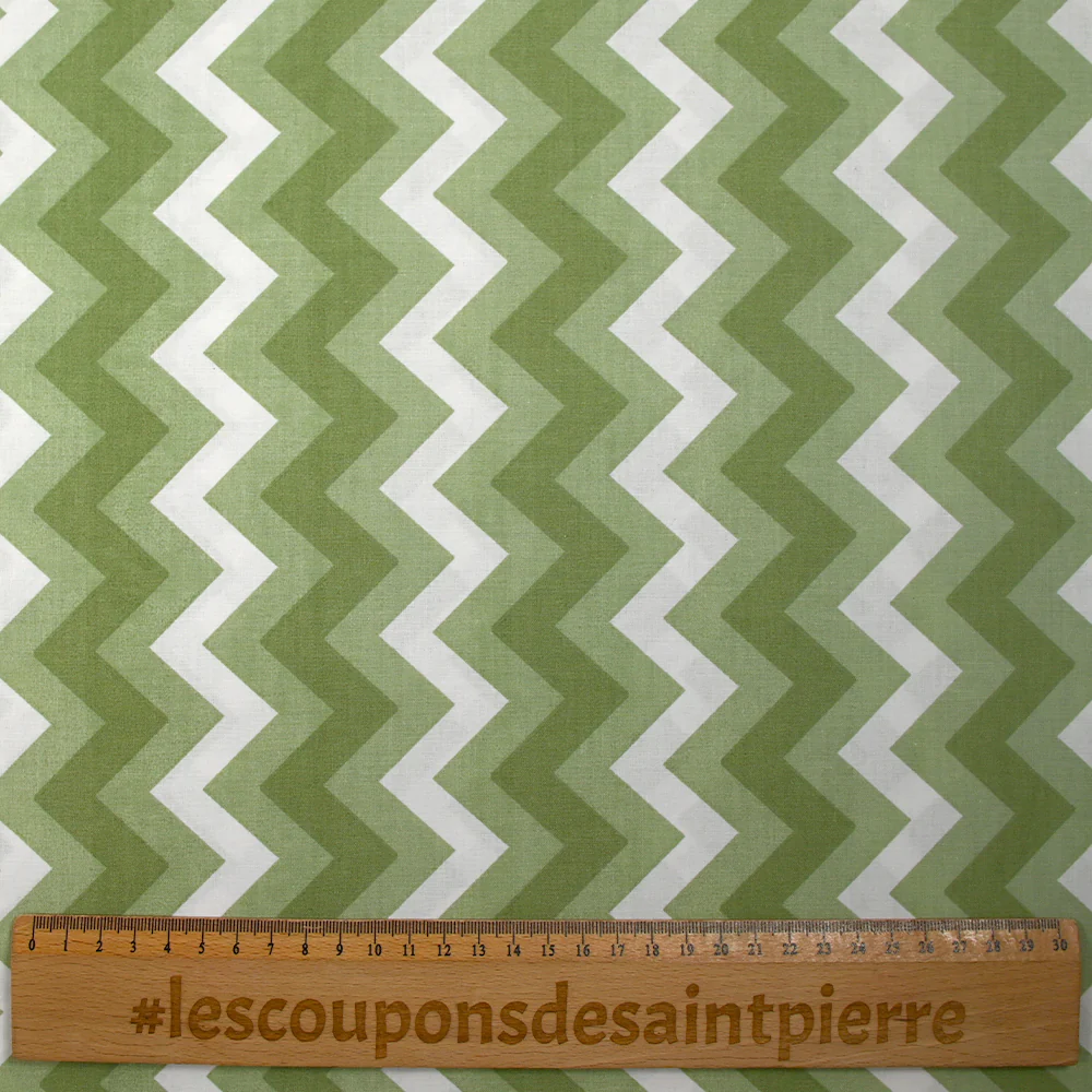 Popeline de coton imprimée chevrons vert et blanc - Image 3