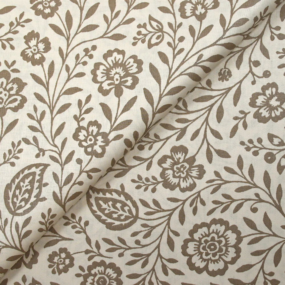 Popeline de coton imprimée empreinte fleurie taupe fond blanc cassé - Image 4