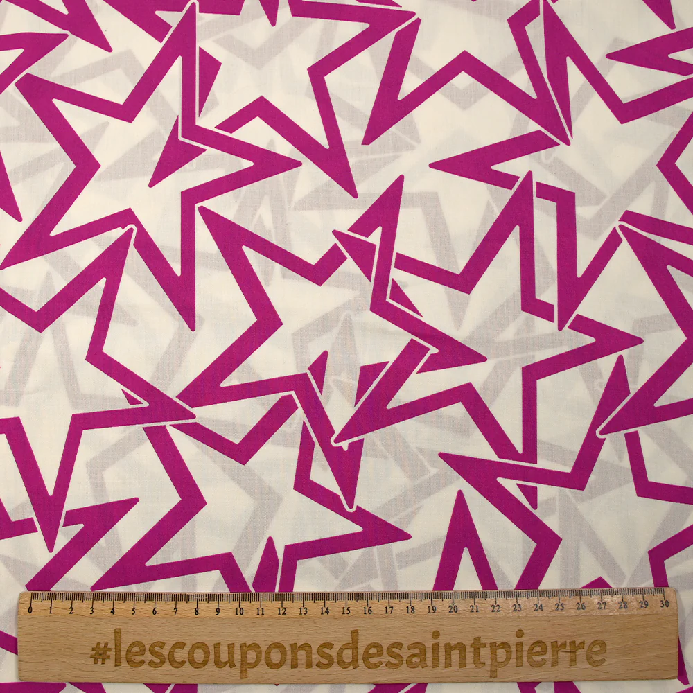 Popeline de coton imprimée étoiles en lien magenta fond blanc cassé - Image 3