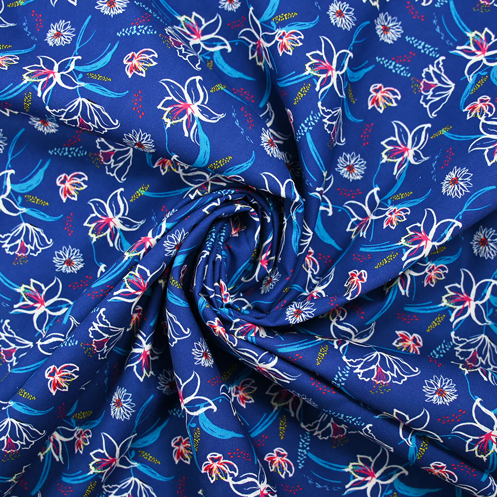 Popeline de coton imprimée fleur blanche pistil framboise fond bleu égyptien - Image 2