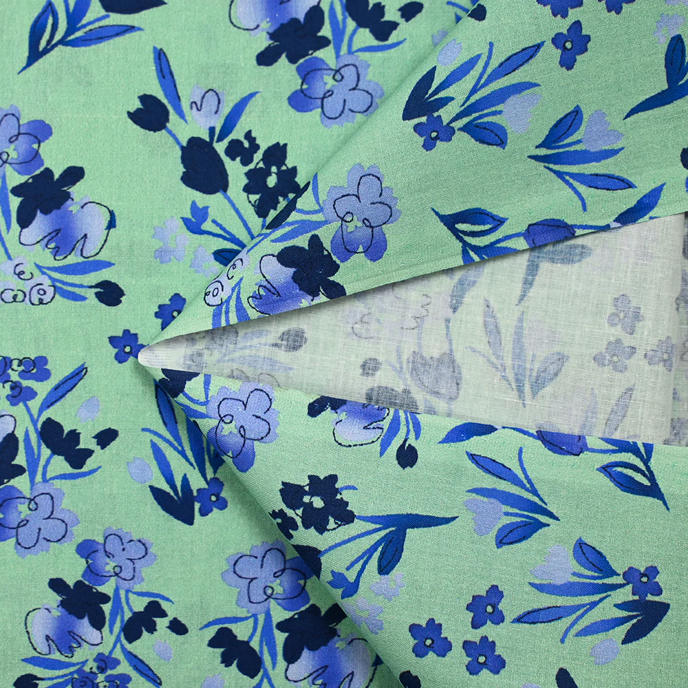 Popeline de coton imprimée fleur bleu roi fond vert jade - Image 5