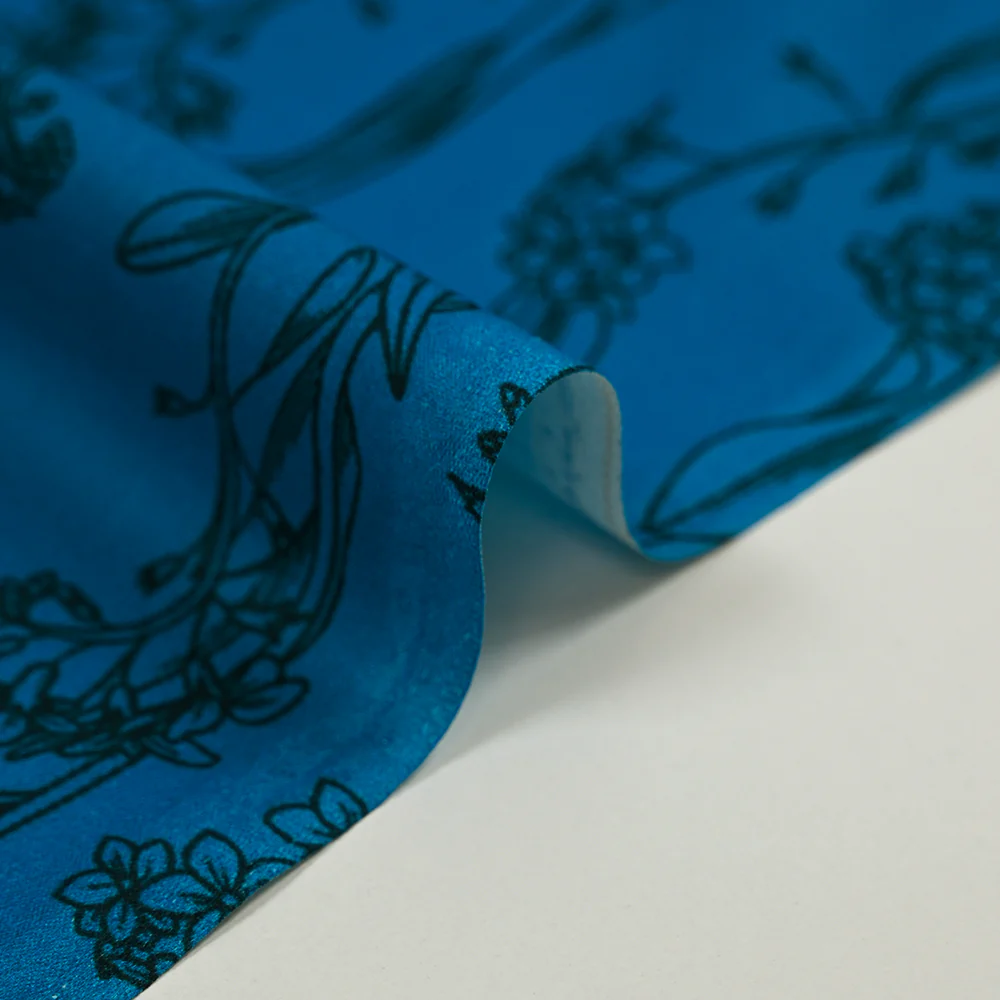Popeline de coton imprimée fleur fine noir fond turquoise - Image 6