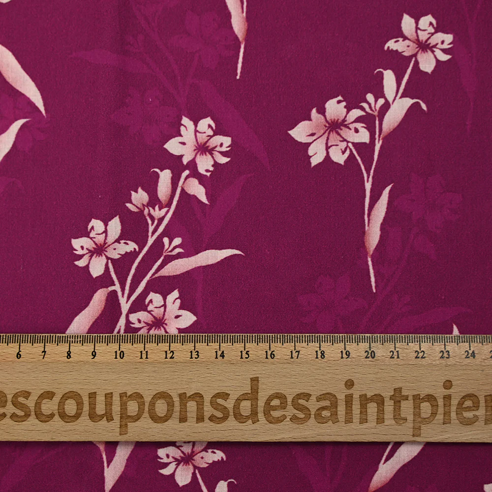 Popeline de coton imprimée fleur japonisante fond violine - Image 3