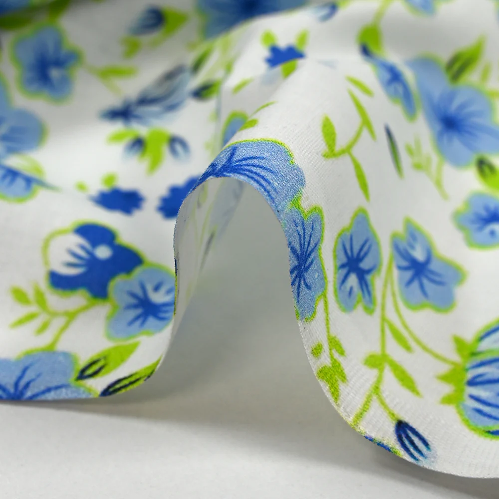 Popeline de coton imprimée fleurs du temps bleu et vert anis fond blanc - Image 6