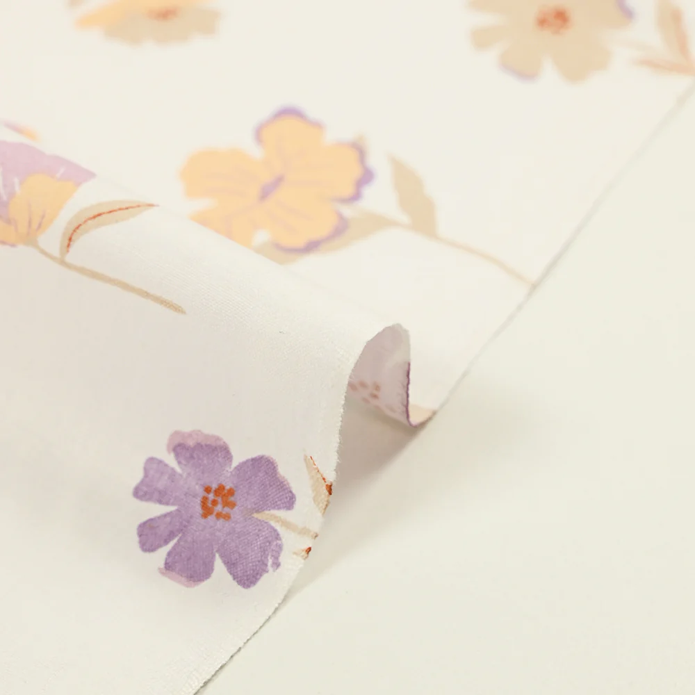 Popeline de coton imprimĂ©e fleurs pastel mauve et pĂȘche fond blanc - Image 6