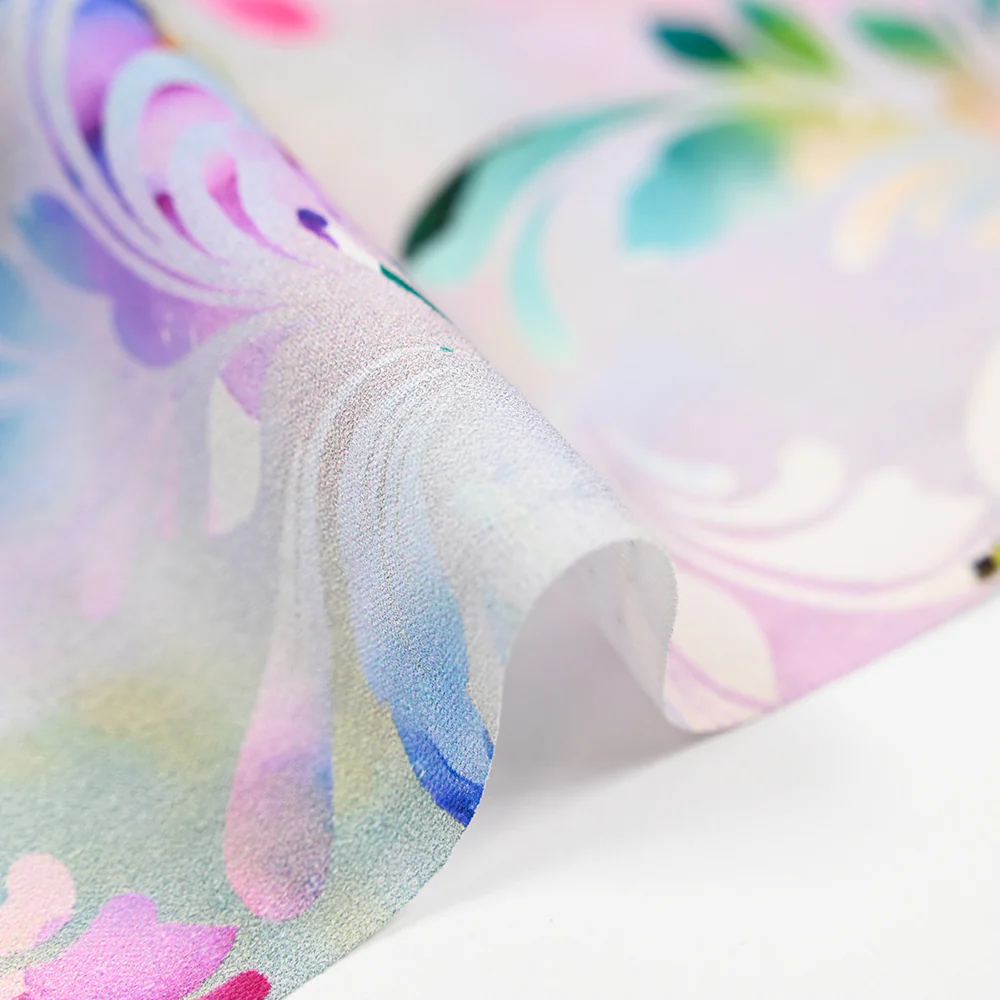 Popeline de coton imprimée floral abstrait multicolore fond mauve - Image 6