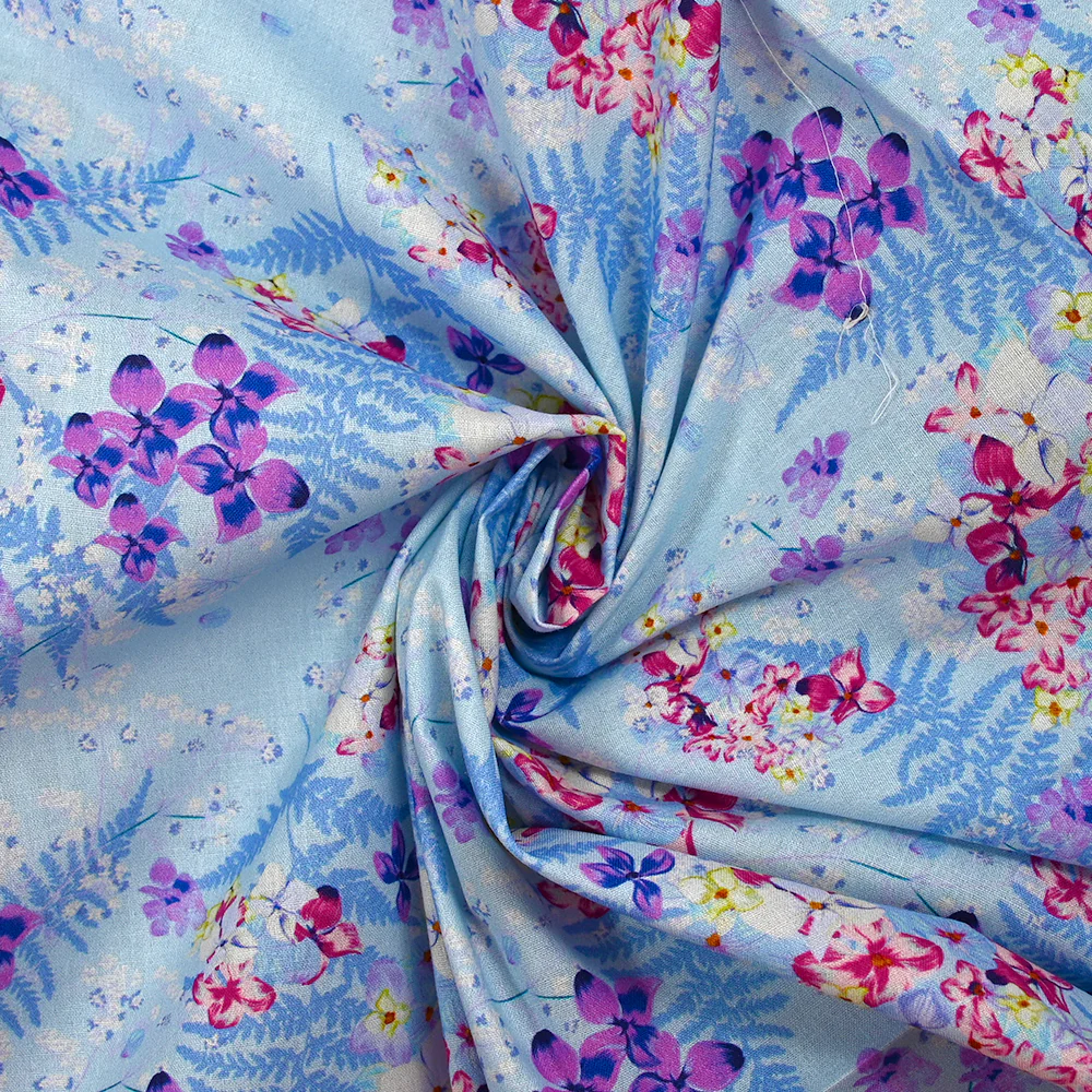 Popeline de coton imprimée l'ombre des fougères fond bleu layette - Image 2