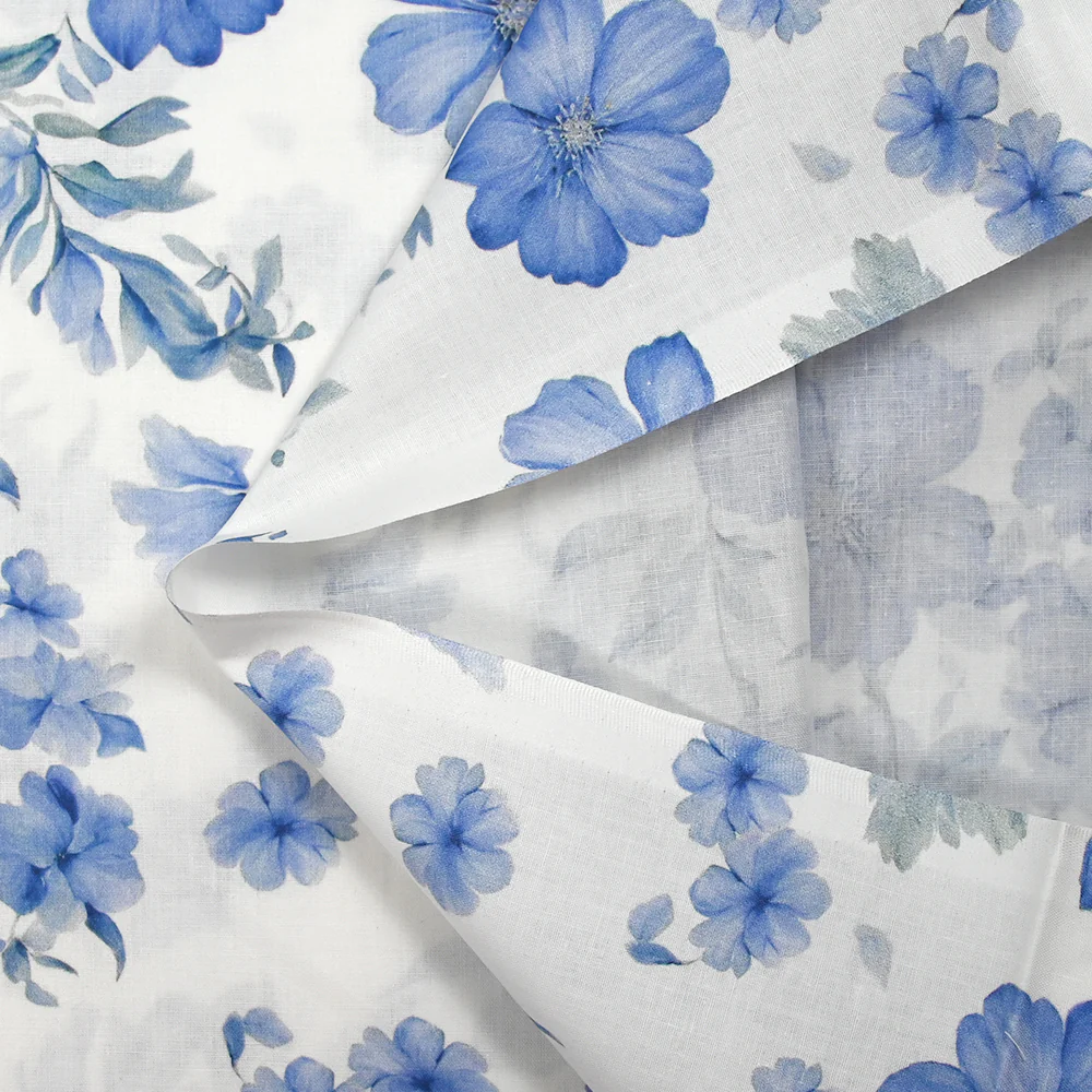 Popeline de coton imprimée porcelaine en fleurs bleues fond blanc - Image 5