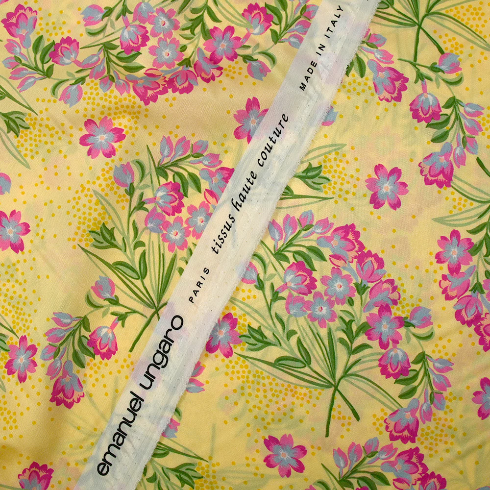 Satin 100% soie imprimé printemps fond vanille - Image 6