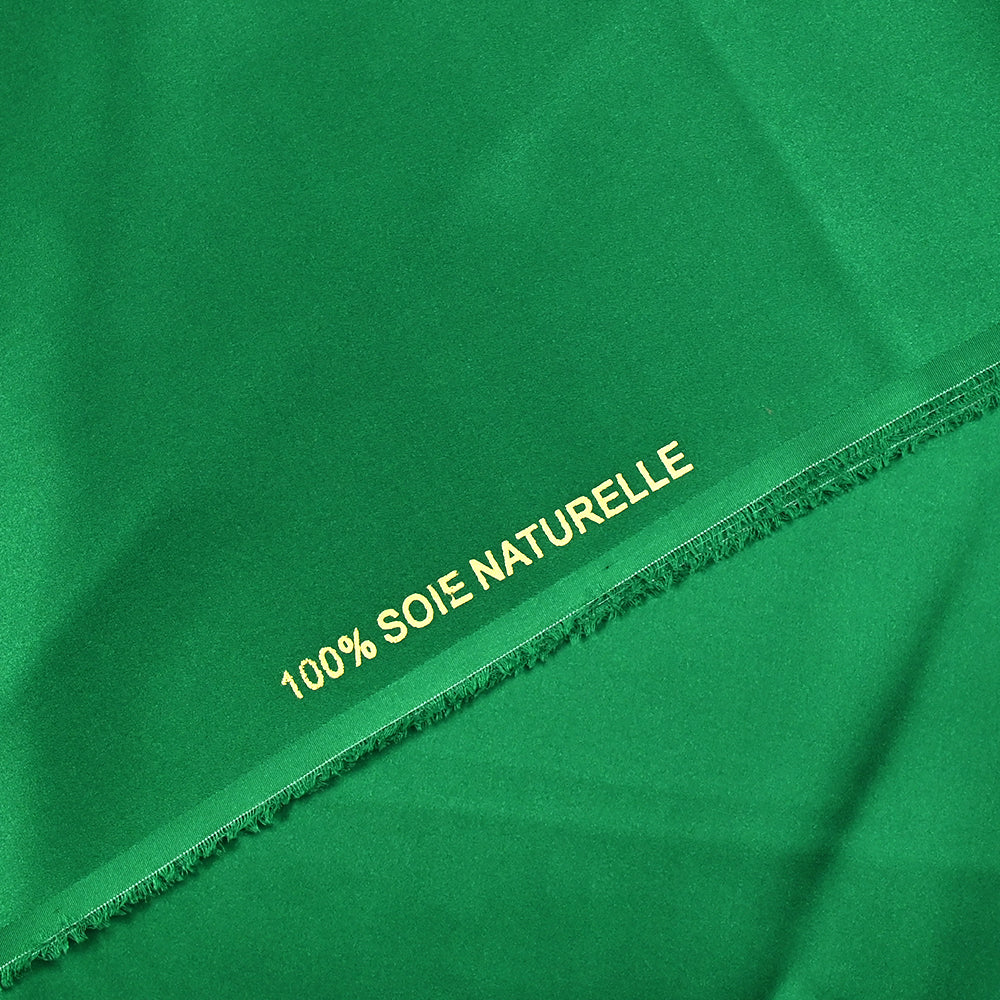 Satin de soie 100% vert impérial - Image 3