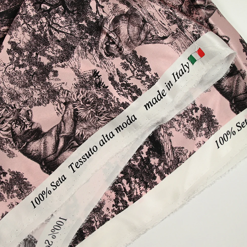 Satin de soie imprimé dans la jungle fond rose - Image 7