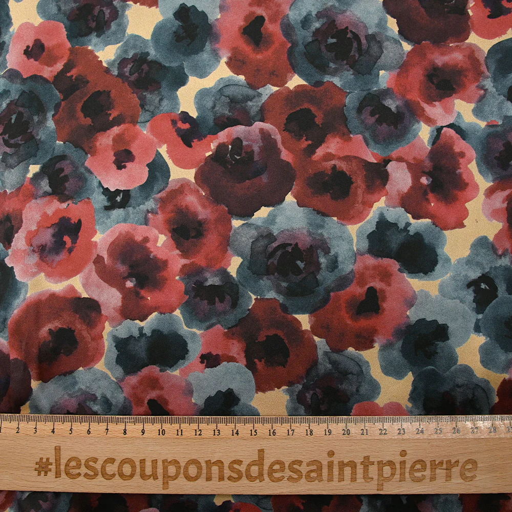 Satin de soie imprimé nuage de fleurs fond doré - Image 3