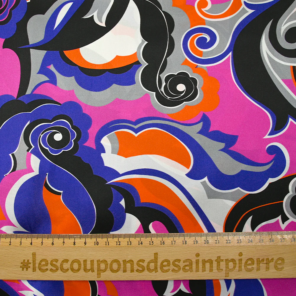 Satin de soie imprimé paisley indigo, magenta et orange - Image 3