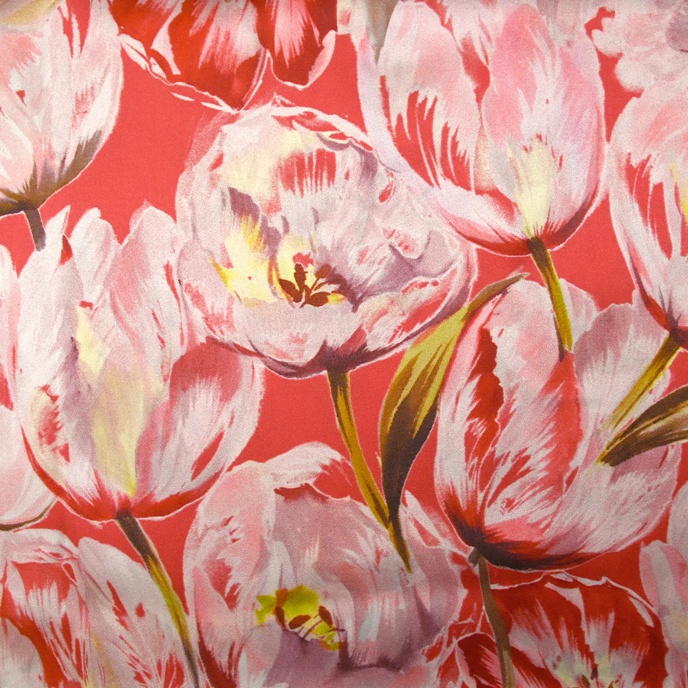 Satin de soie imprimé tulipes sauvages fond rouge corail - Image 4