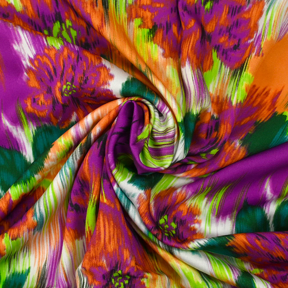 Satin de viscose imprimé brume florale violet fond blanc - Image 2