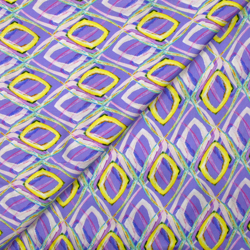 Satin de viscose imprimé disco retro fond parme - Image 4