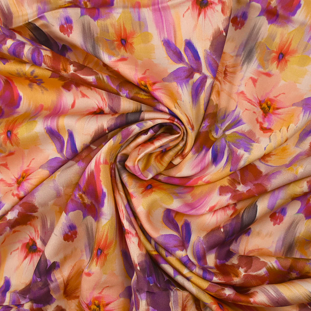 Satin de viscose imprimé flou de fleurs fond blush - Image 2